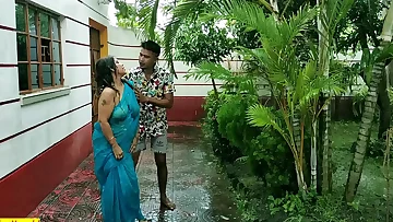 Indian Hot Aunty Outdoor Sex at Rainy Day&excl; Hardcore Sex