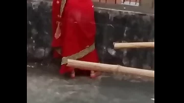 You definitely masturbates after seeing this indian aunties big ass