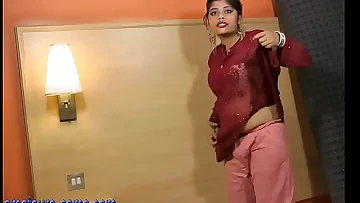 Amateure-Cams - Indian Bitch Rupali Poses Topless Laying Naked in Bed