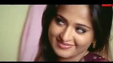 Anushka's Hot Scene From a Telugu Movie