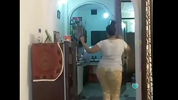 Hot desi indian bhabi shaking her sexi ass &boobs on bigo live&period;&period;&period;1