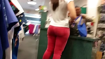 Random Girl at the Mall with an Amazing Body