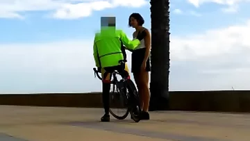 Brunette babe Eve Silver seduces random dudes in the street