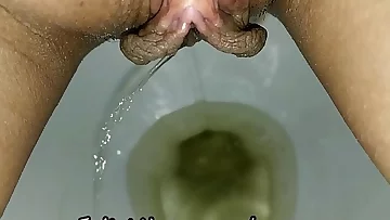 #JulietUncensoredRealityTV: Random Grab b. Asian Amateur Pee Compilation Video with BTS Photoshoot Pissing