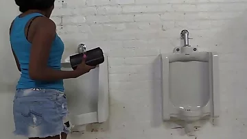 Brie Simone Wants To Get Some Random White Cock