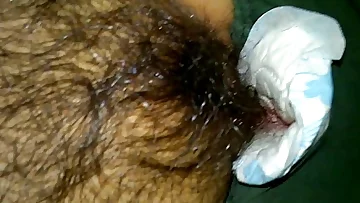 Indian Pinki Bhabhi in periods showing by husband Jeet