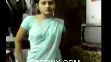 Indian Girl in Saree seducing (new)