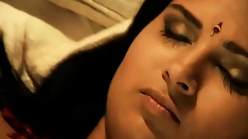 Cute Indian Lady is Inlove