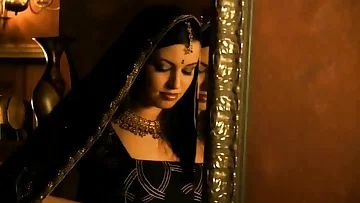 Beauty From India Plays Around