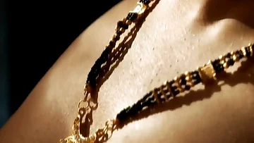 She Knows How to Expose Her Sexy Body