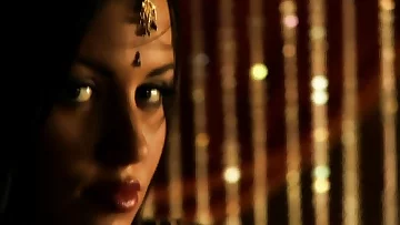 Solo Brunette Dance To Seduce