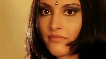 Revealing Seduction From Indian MILF Babe