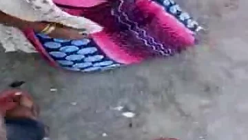 Desisexpics .eu - quick oral sex outdoor with aunt mpeg4