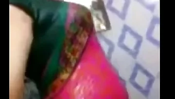Indian Aunty Showing Wet Boobs On Saree