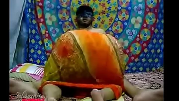 watch till the end&period; My indian aunt has the biggest ass and shows ait whikle sucking my cock