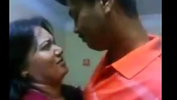 Indian aunty hot kiss