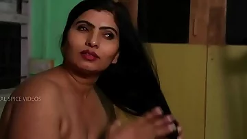 Desi Aunty Tempting Herself In Bathroom & Hot Romance With Servant