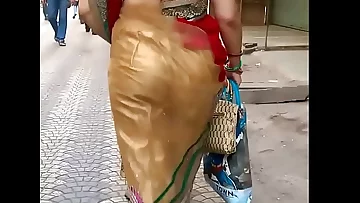 Royal gaand on the streets