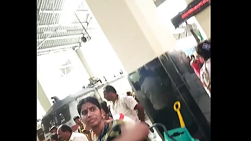 desi aunty showing sexy hip and navel in public - travel diaries