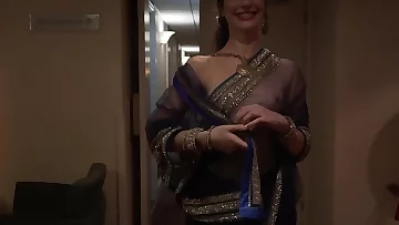 Indian Actress dare to walk naked in hotel with see through saree and guest see her