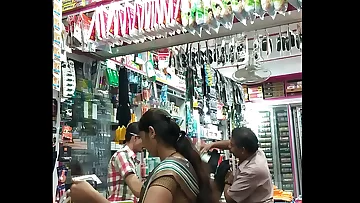 neighbour aunty shopping showing sweet hip fold