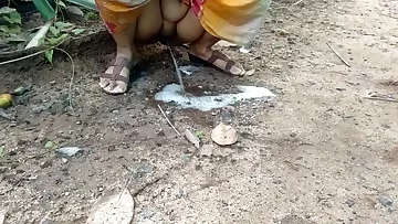 desi aunt nature pissing must watch