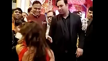 Hot nude Indian Girl Mujra in Red Saree