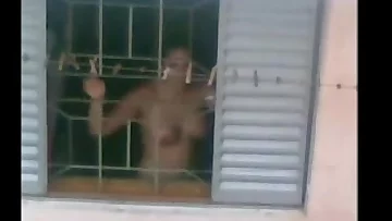 neighbour aunty nude working in kitched