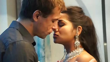 Desi Bhabi fucks British Man- Maya