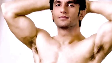 Bollywood actor Ranveer Singh Caught without underwear