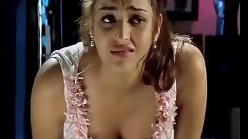 Cute Aishwarya Rai boobs showfrom her first Film