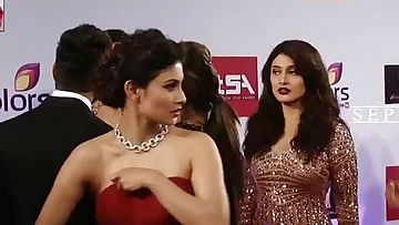 Oooppss Mouni Roy NIPPLE Visible - YouTube
