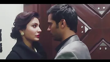 Bollywood actress hot kiss