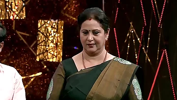 Hot and Sexy Actress Geetha Aunty Side Show
