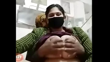 Indian Bhabhi big boobs