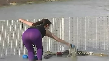 Sana Khan without panty in leggings butt crack visible