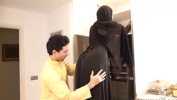 Razia sister-in-law got her burdock and duboor kissed from Suraj Bhaiya on the day of Dussehra.