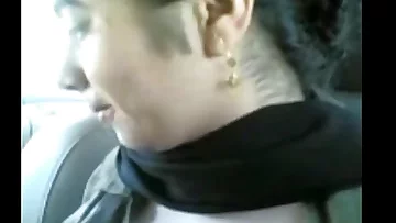 HOT DELHI SEXY INDIAN AUNTIE SHOWING BOOBS HAIRY PUSSY..More at 666camgirls.com