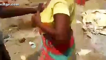desi worker aunty a.