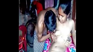 Desi village wife fucking by hubby and record like pro