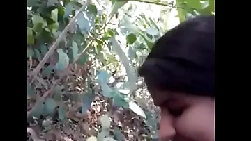 Desi girl very nice sucking n fucking in forest - HornySlutCams.com