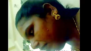 Desi randi sucking lund of client MMS