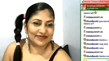 Indian Auntie Spread Asshole on Webcam