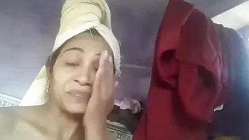 Desi girl showing body