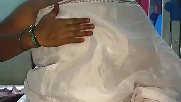 south indian desi Mallu sexy vanitha without blouse show big boobs and shaved pussy