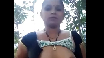 Desi village wife nude boobs and pussy selfie