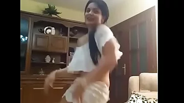 Hot desi girlfriend dance for husband