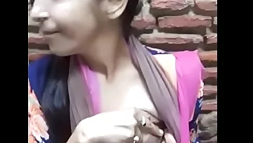 Indian&comma; desi&comma; Bhabhi&comma;boobs show