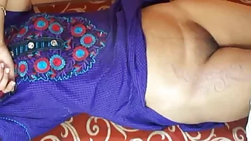 Desi Bhabhi naked infront of Tattoo Guy Hubby recrds