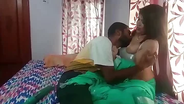 Indian sexy nokrani fucked by young boss.. viral with clear audio!!
